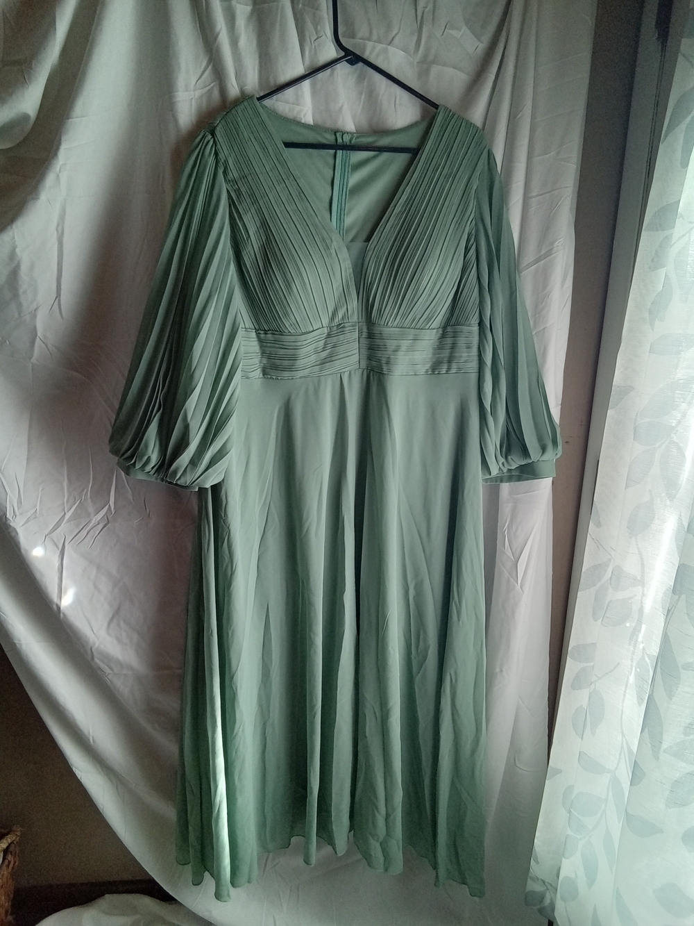 Elegant Sage Green Pleated V-Neck Women’s‎ Dress 3XL